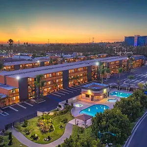 Western Stovall's 3*, Anaheim United States